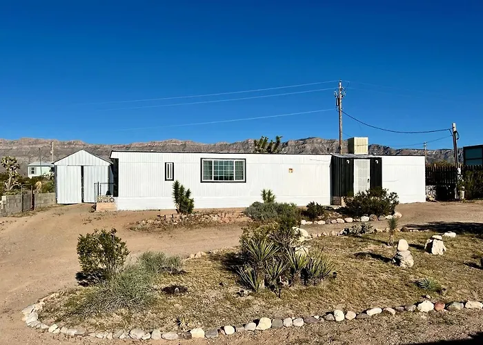 Stunning Vacation With Foosball And Barbecue In Meadview, Arizona Holiday home Meadview