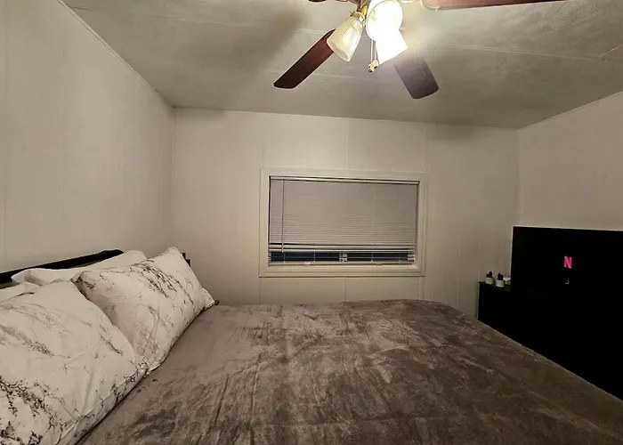 Stunning Vacation With Foosball And Barbecue In Meadview, Arizona Holiday home *
