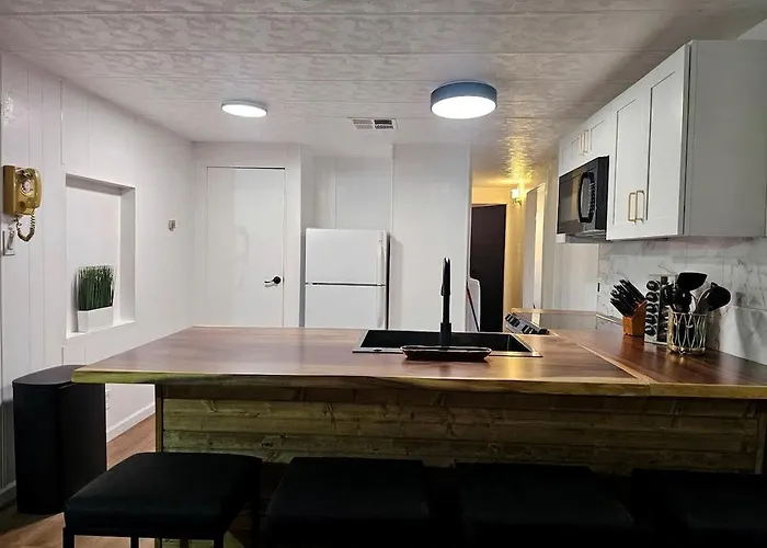 Stunning Vacation With Foosball And Barbecue In Meadview, Arizona Holiday home Meadview